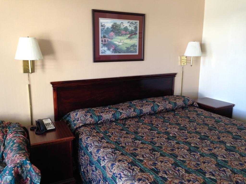 Scottish Inns Augusta Exterior photo