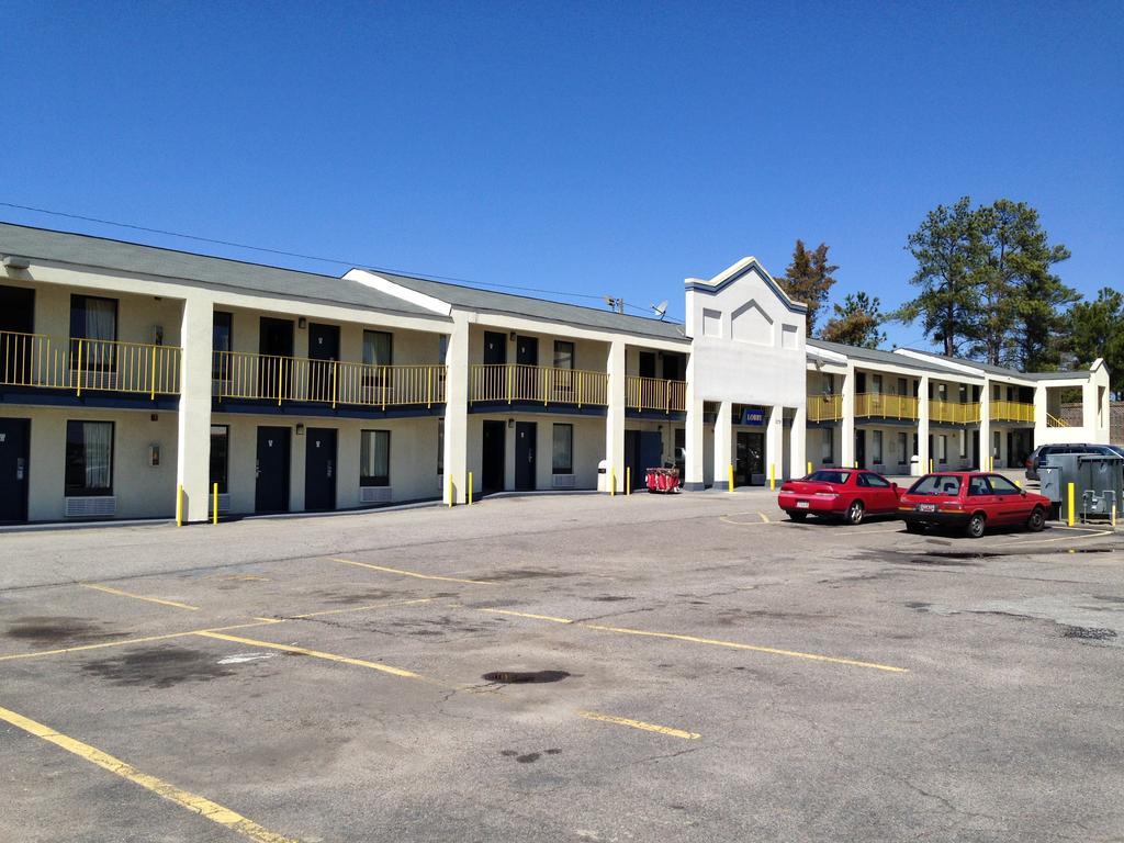 Scottish Inns Augusta Exterior photo