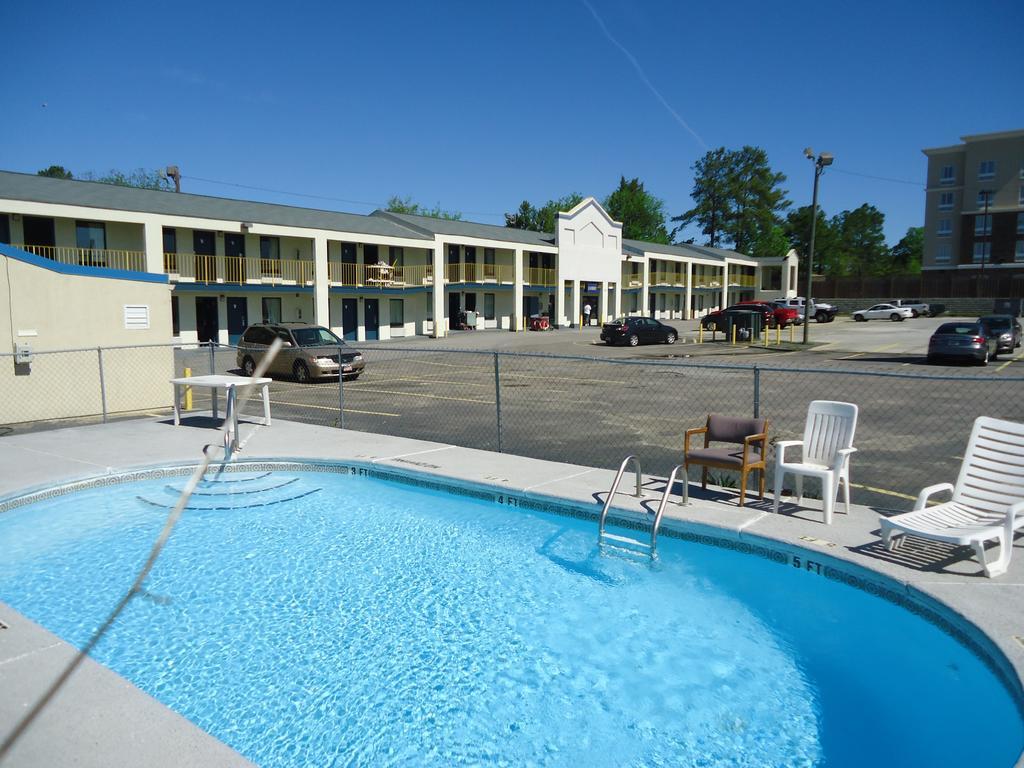 Scottish Inns Augusta Exterior photo