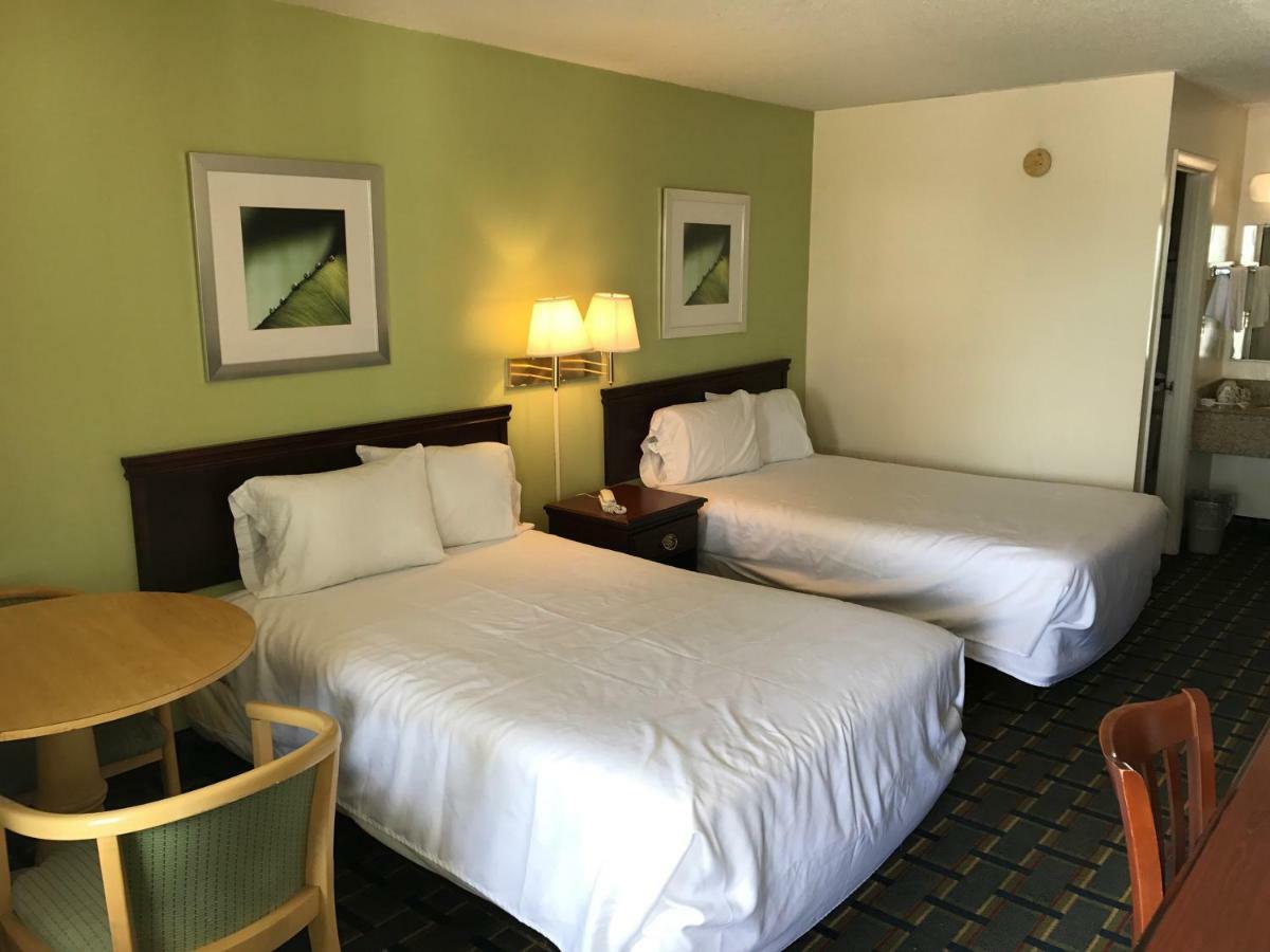 Scottish Inns Augusta Exterior photo